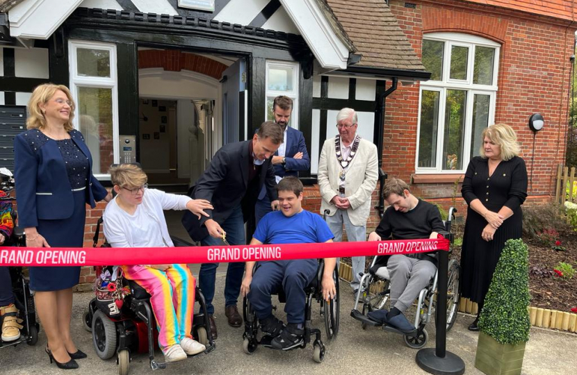 Jeremy Hunt MP opening Acorn House, Hindhead.