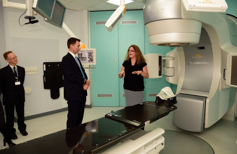 Jeremy Hunt MP views new Intracranial Stereotactic Radiotherapy equipment